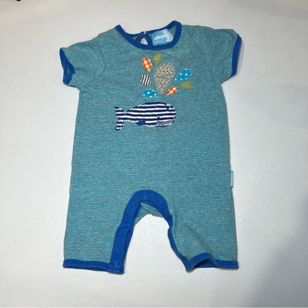 Albetta Blue Whale Short Sleeve‎ One-Piece bodysuit size 0-3 months